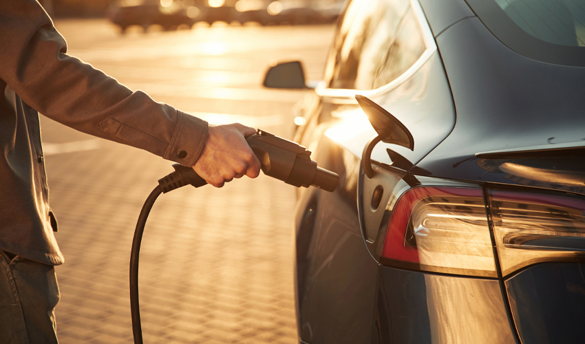 Elektrikli Bir Araç Sahibi Olmanın Avantaj ve Dezavantajları